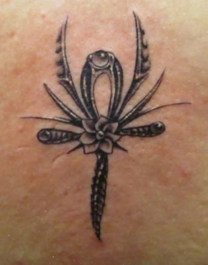 ankh tatuaggio esempio croce egizia