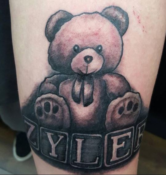 tatuaggio orso con nome