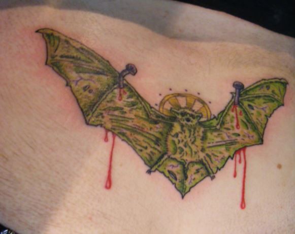 Tatuaggio pipistrello insanguinato 